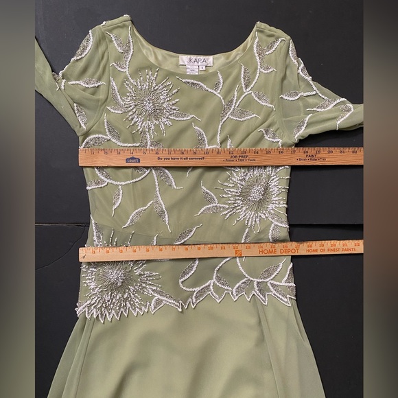 J Kara Women's Scoop Neck with 3/4 Sleeve Beaded Top Long Formal Dress - Picture 6 of 16